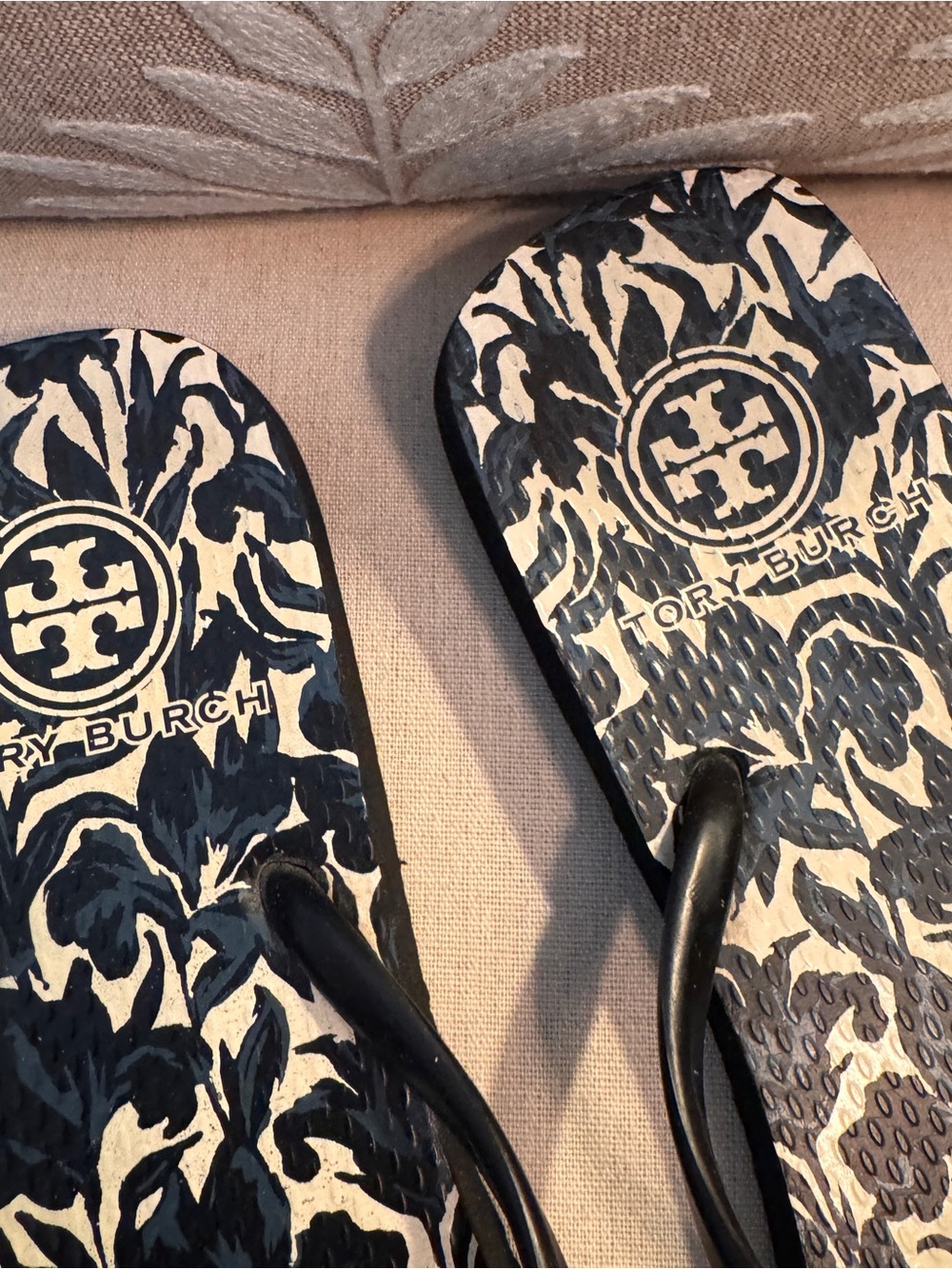 Tory Burch Navy and White Floral Logo Flip Sandals - Picture 3 of 5